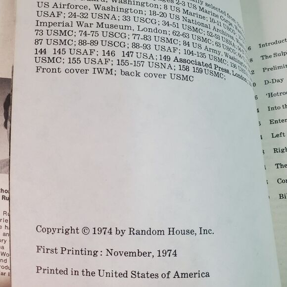 Iwo Jima (1st Ed) Michael Russell 1974 Paperback Battle Book No 32 CRACKED SPINE - Picture 3 of 12